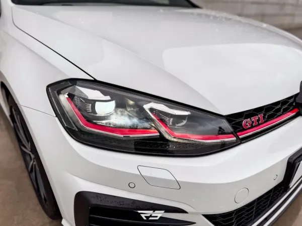 Volkswagen Golf 2.0 TSI GTi TCR DSG 10