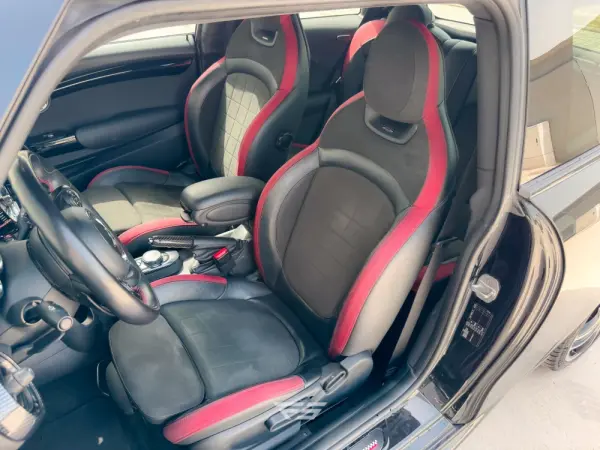 MINI 3 Portas John Cooper Works Auto Desportiva 16