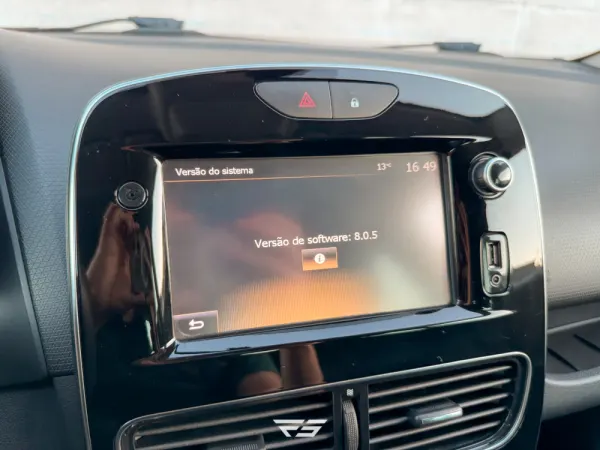 Renault Clio 0.9 TCE Limited 38