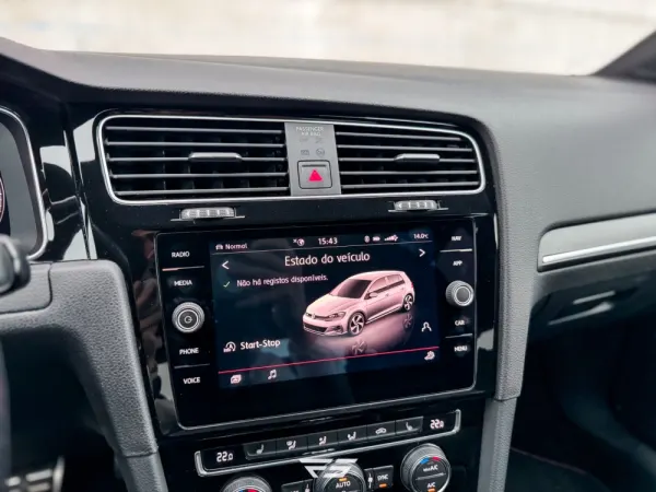 Volkswagen Golf 2.0 TSI GTi TCR DSG 33