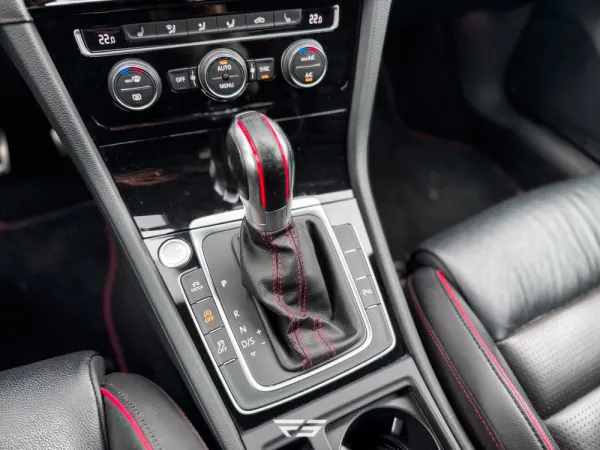 Volkswagen Golf 2.0 TSI GTi TCR DSG 35