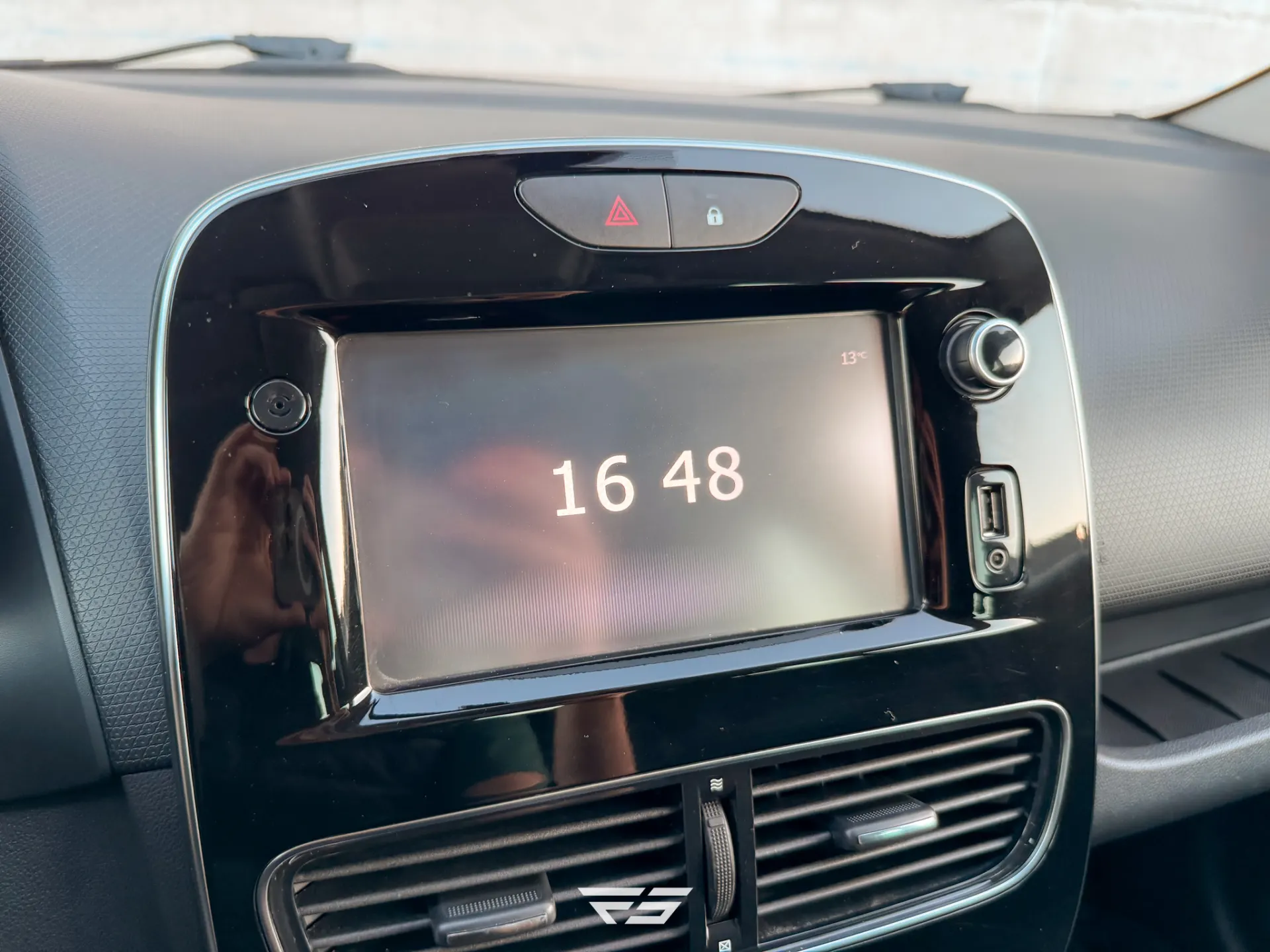 Renault Clio 0.9 TCE Limited 33