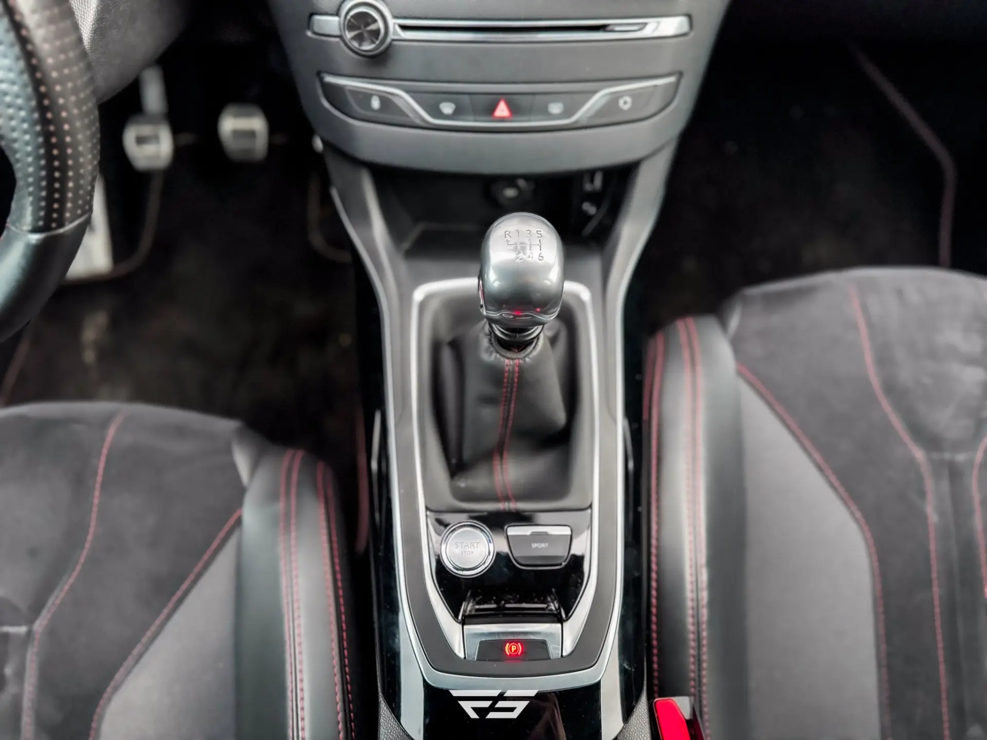 Peugeot 308 1.6 e-THP GTi 26