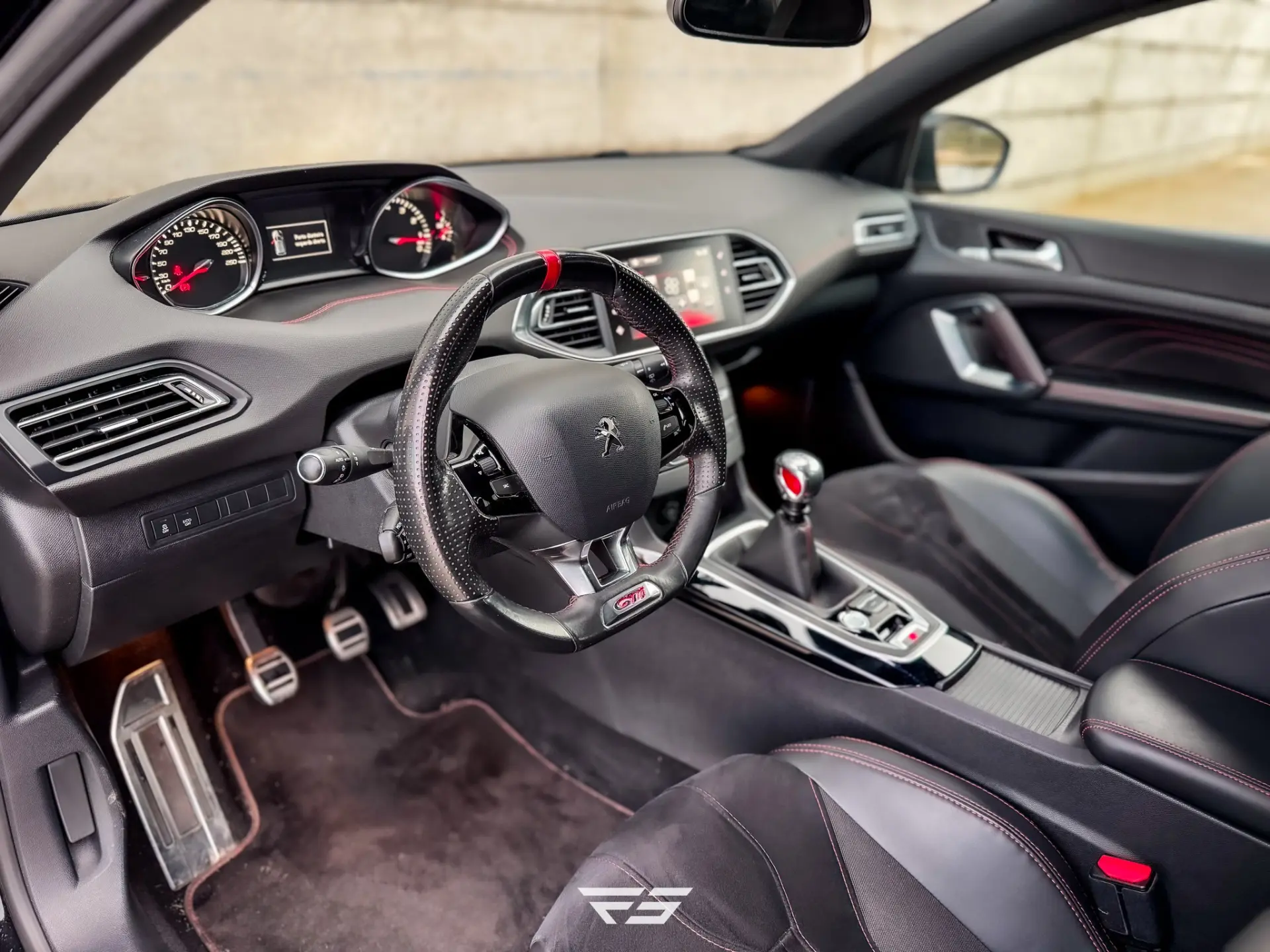 Peugeot 308 1.6 e-THP GTi 19