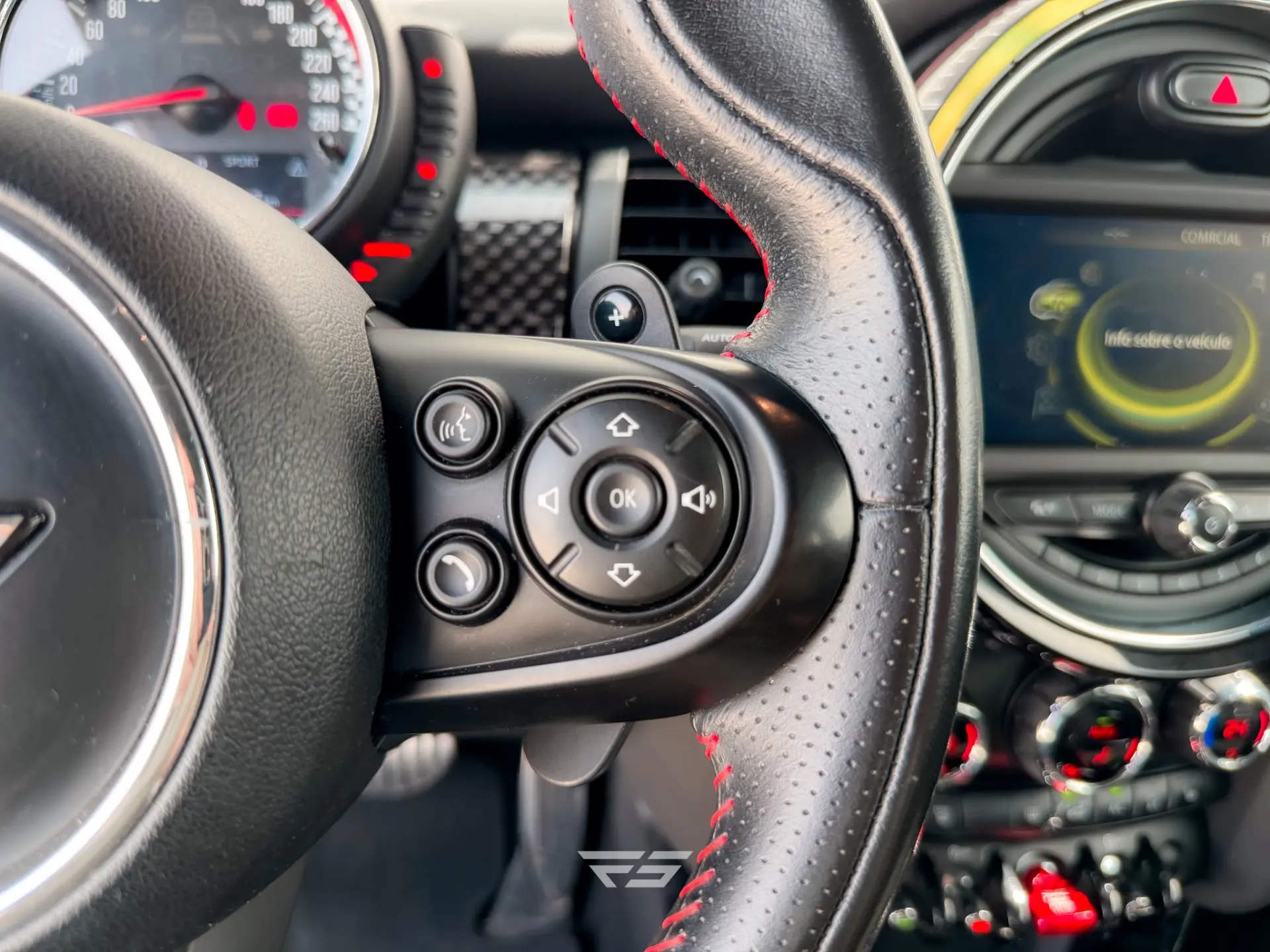 MINI 3 Portas John Cooper Works Auto Desportiva 21