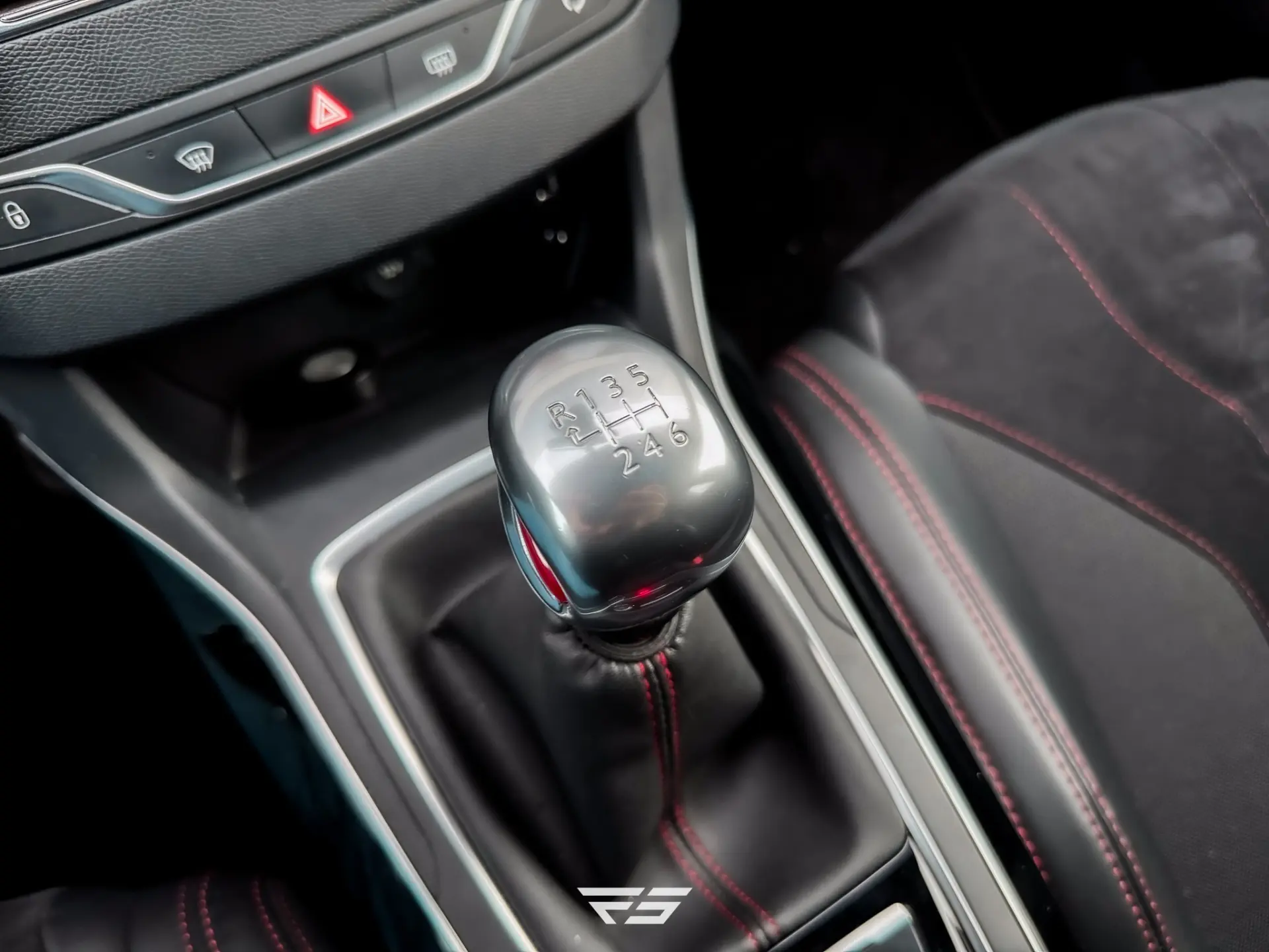 Peugeot 308 1.6 e-THP GTi 41