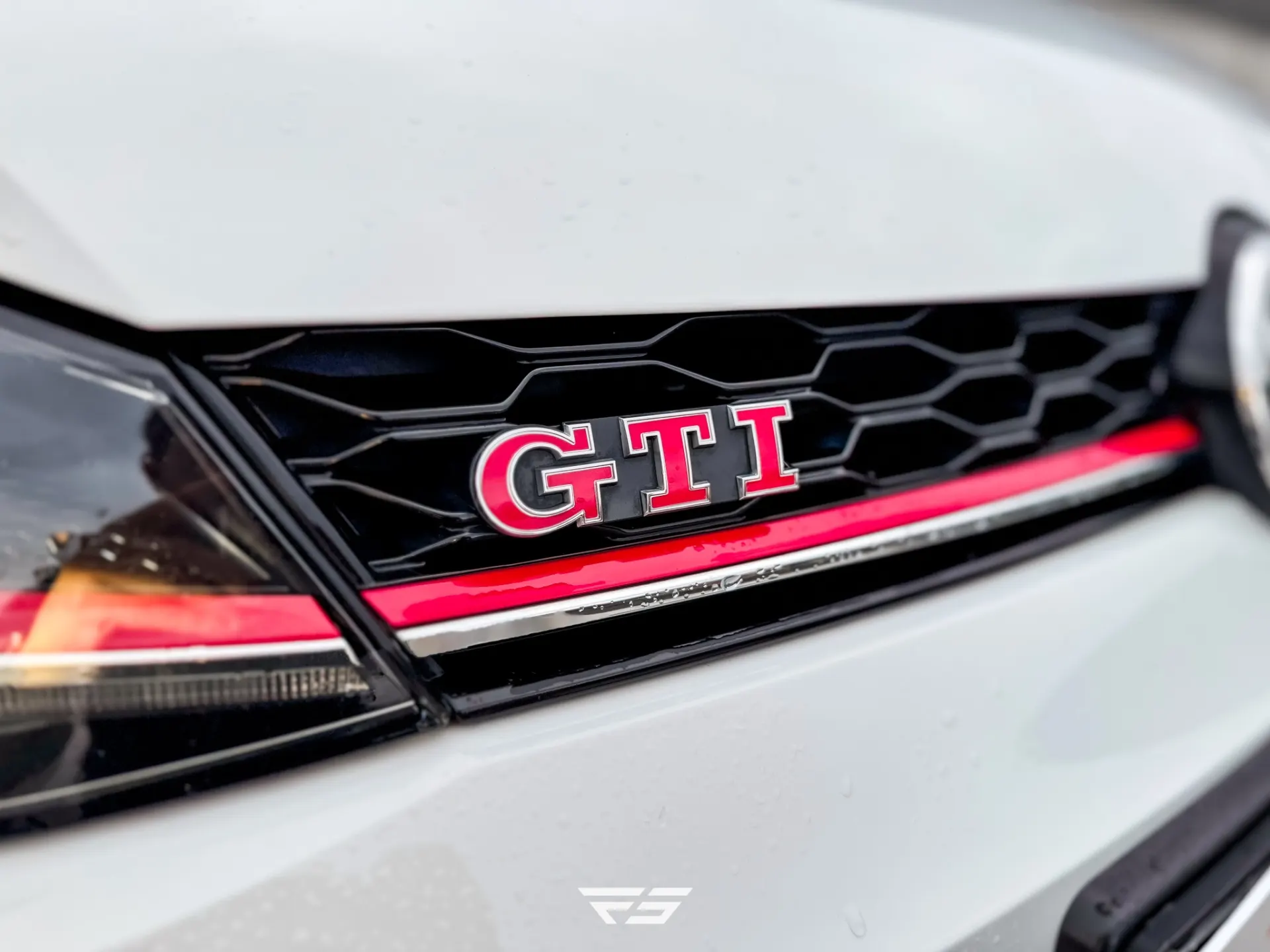 Volkswagen Golf 2.0 TSI GTi TCR DSG 11