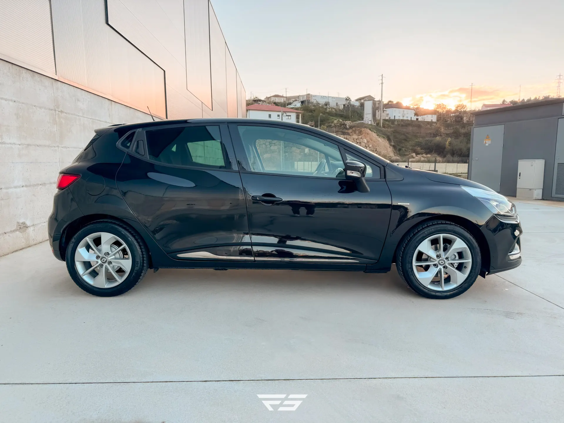 Renault Clio 0.9 TCE Limited 4