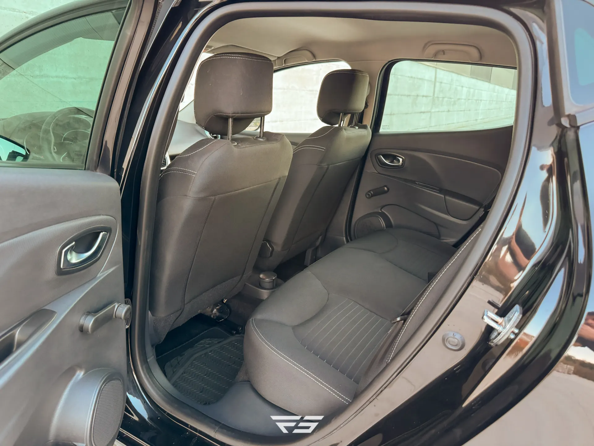 Renault Clio 0.9 TCE Limited 16