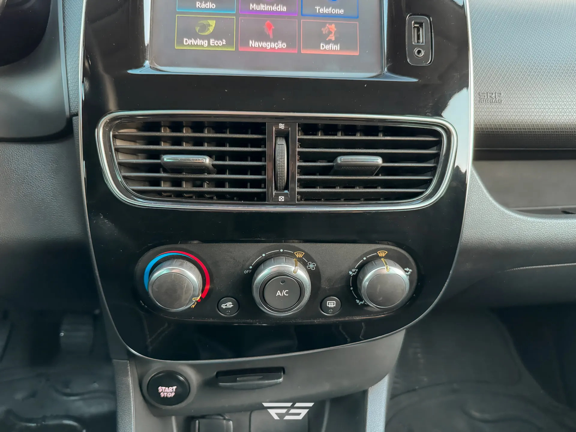 Renault Clio 0.9 TCE Limited 22