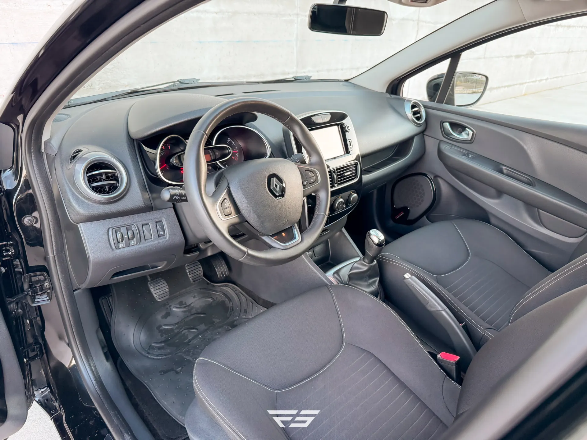 Renault Clio 0.9 TCE Limited 26