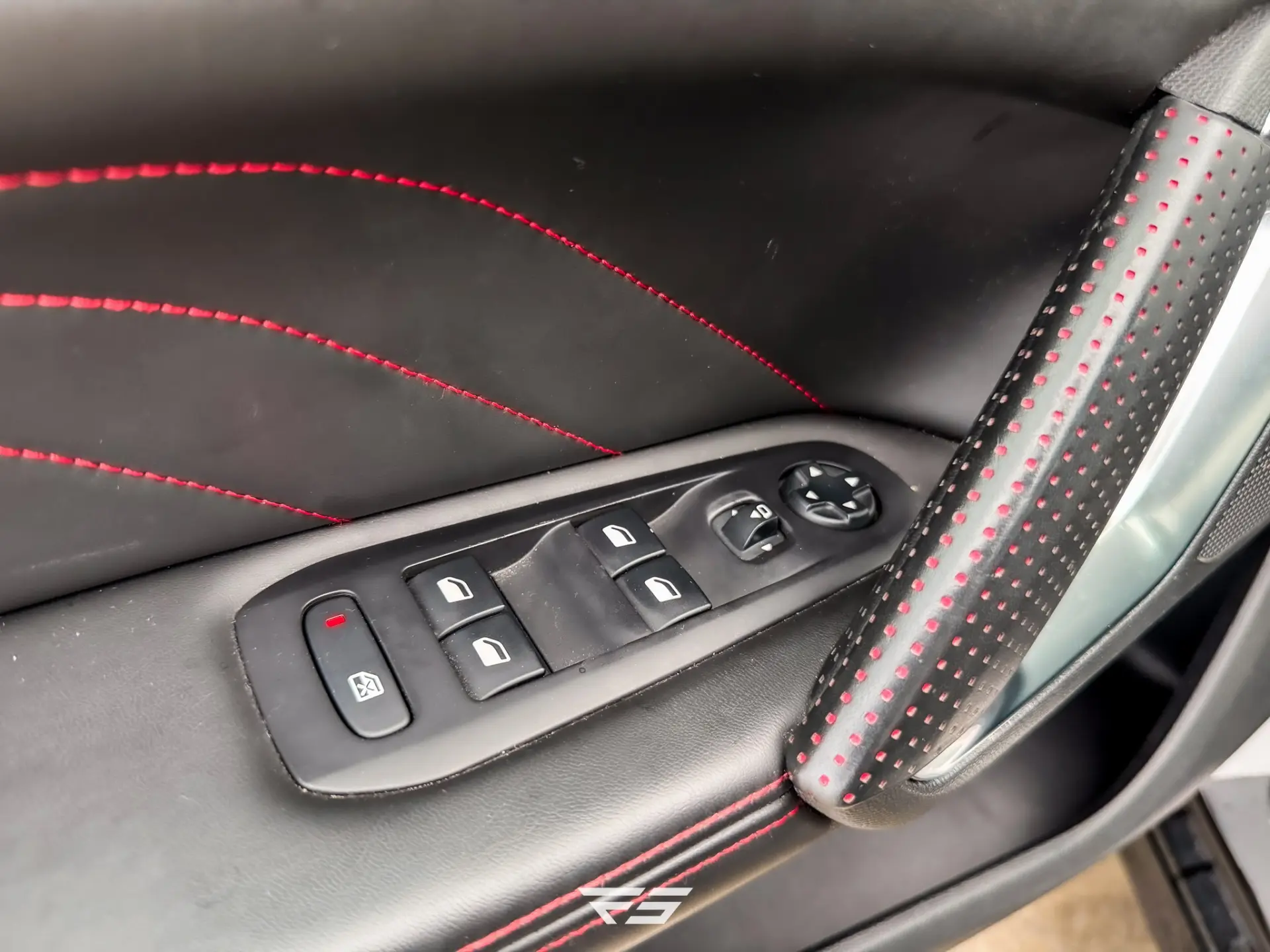 Peugeot 308 1.6 e-THP GTi 18