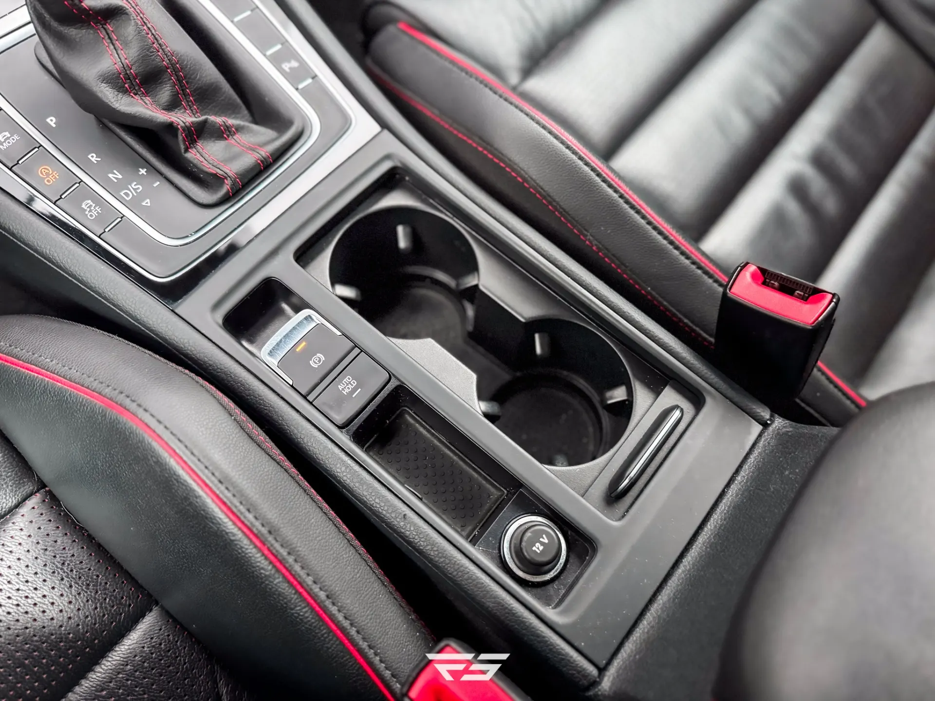 Volkswagen Golf 2.0 TSI GTi TCR DSG 36