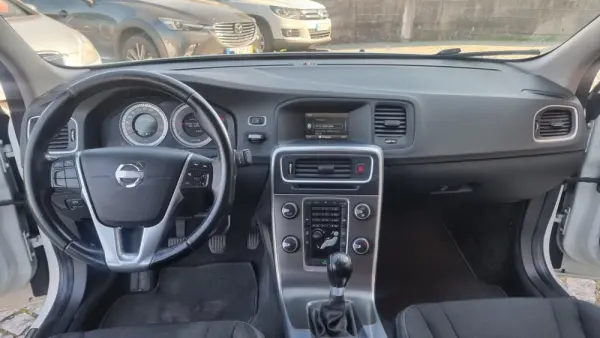 Volvo V60 1.6 D2 Momentum Eco 5