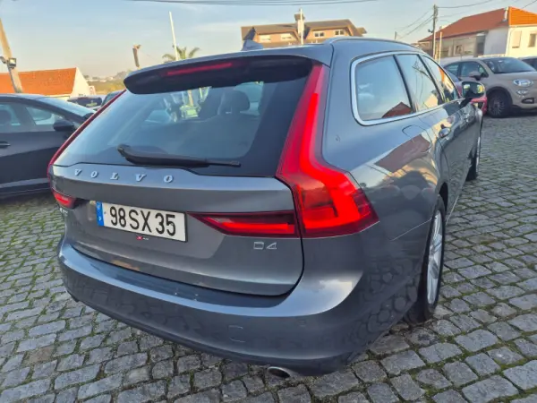 Volvo V90 2.0 D4 Momentum Plus Geartronic 6