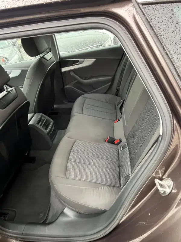 Audi A4 Avant 2.0 TDI Advance S tronic 15