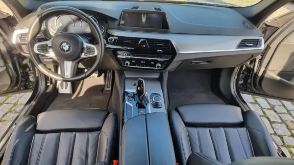 BMW 530 d Pack M Auto 7