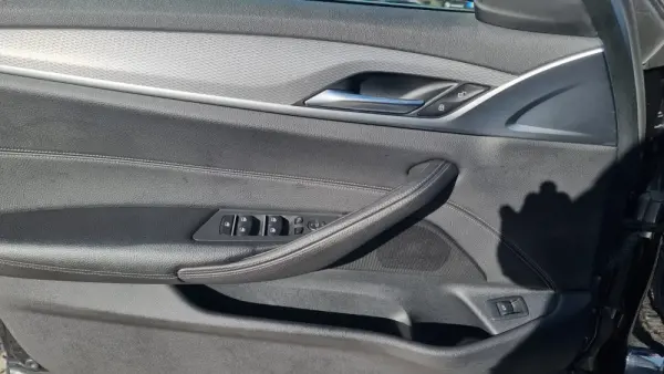 BMW 530 d Pack M Auto 32