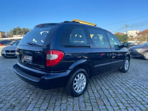 Chrysler Voyager 2.5 CRD LX 5