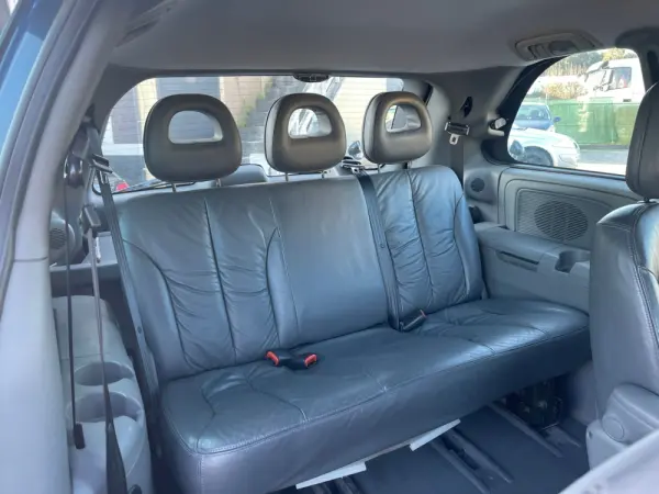 Chrysler Voyager 2.5 CRD LX 15