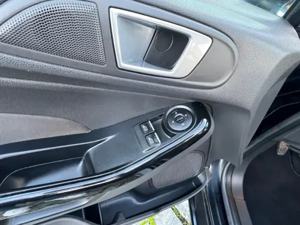 Ford Fiesta 1.0 Ti-VCT Titanium 14