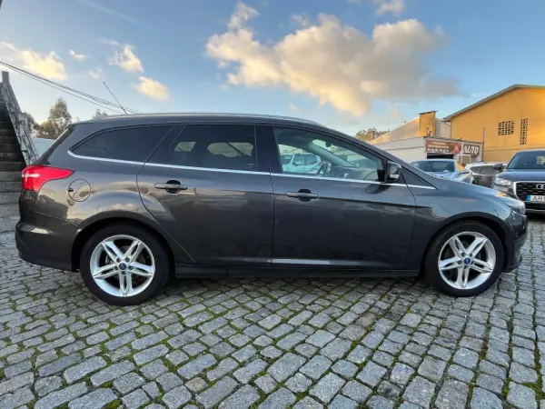 Ford Focus SW 1.0 SCTi Titanium 7