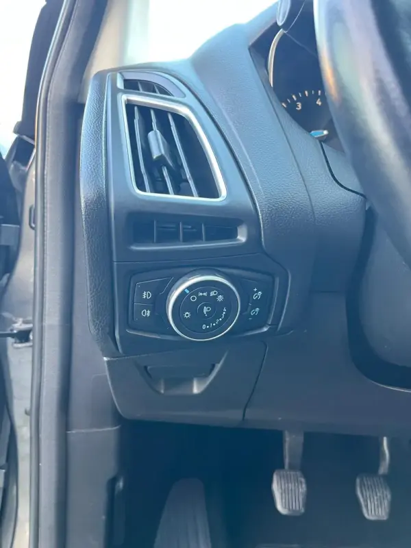 Ford Focus SW 1.0 SCTi Titanium 11