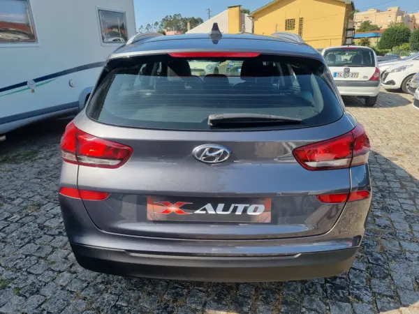Hyundai i30 SW 1.6 CRDI Launch Edition 6