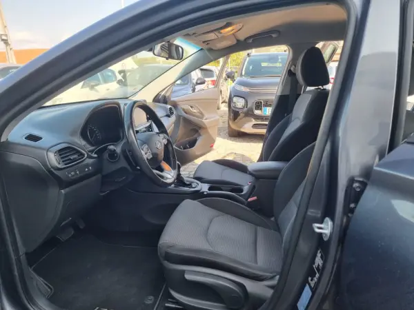 Hyundai i30 SW 1.6 CRDI Launch Edition 16