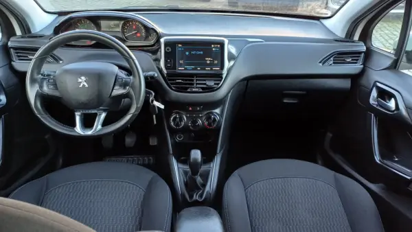 Peugeot 208 1.2 PureTech Active 11