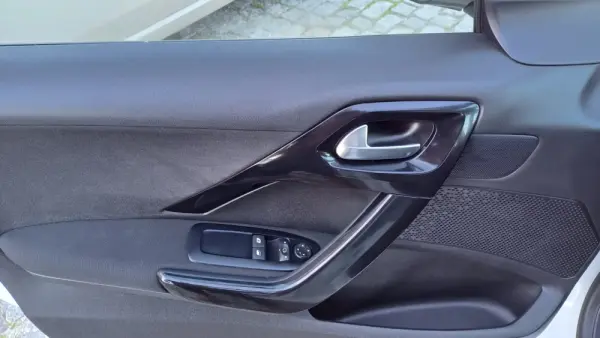 Peugeot 208 1.2 PureTech Active 17