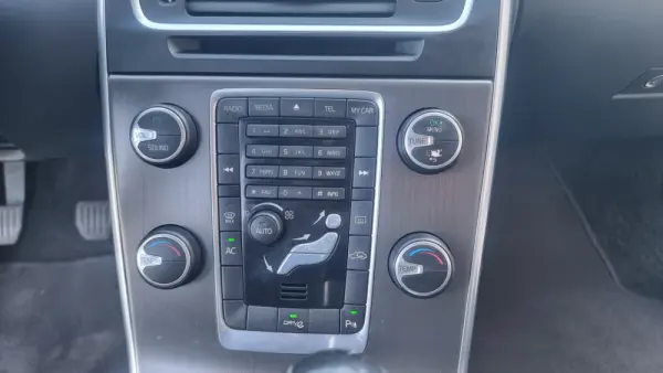 Volvo V60 1.6 D2 Momentum Eco 11