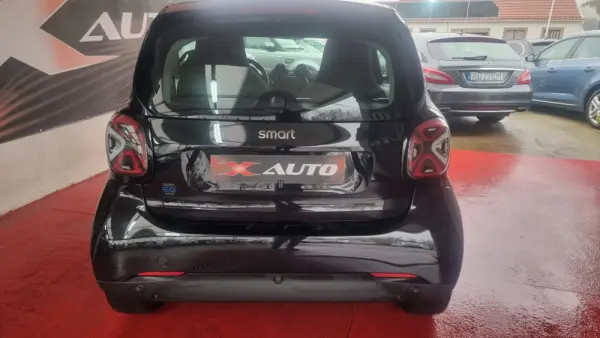 Smart ForTwo Coupé EQ Passion 6