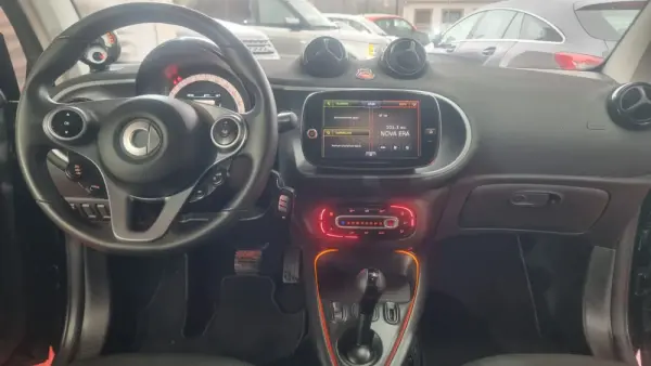 Smart ForTwo Coupé EQ Passion 11