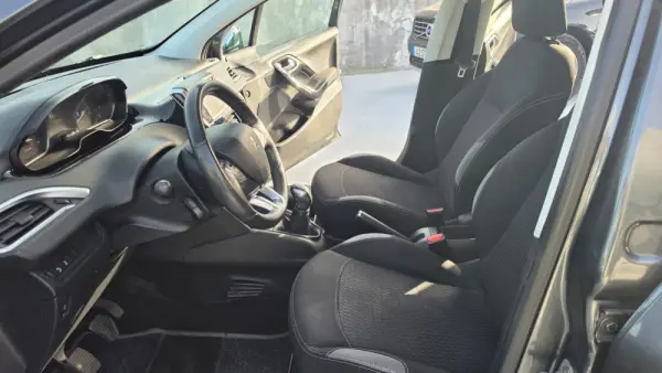 Peugeot 208 1.6 BlueHDi Allure 11