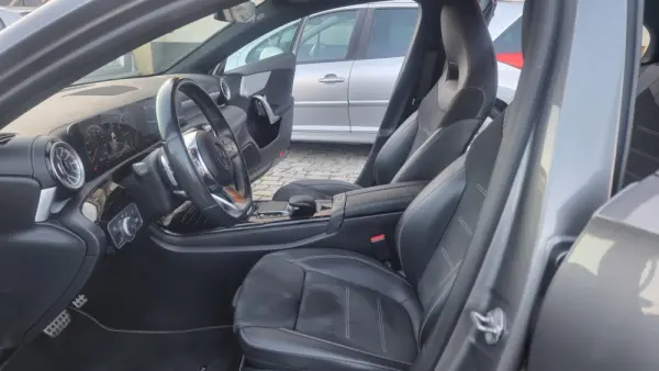 Mercedes-Benz A 180 d AMG Line Aut. 10