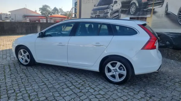 Volvo V60 1.6 D2 Momentum Eco 2