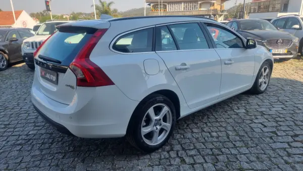 Volvo V60 1.6 D2 Momentum Eco 4