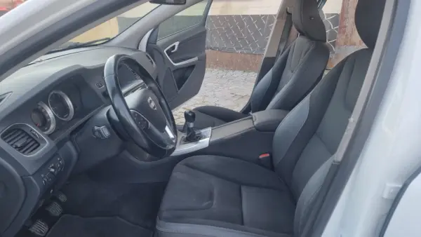 Volvo V60 1.6 D2 Momentum Eco 7