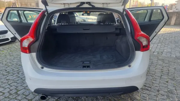Volvo V60 1.6 D2 Momentum Eco 16