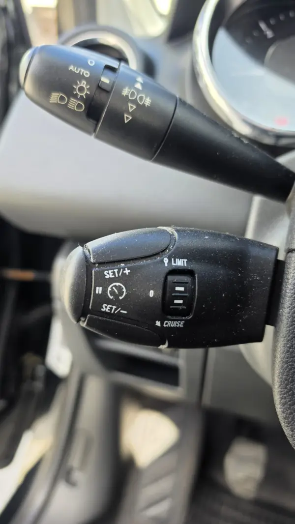 Peugeot 3008 1.6 HDi Allure 16