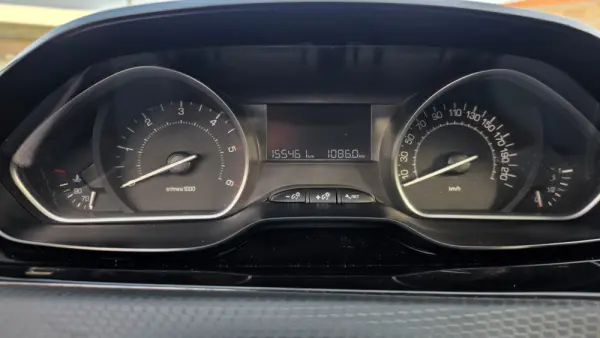 Peugeot 208 1.6 BlueHDi Allure 6