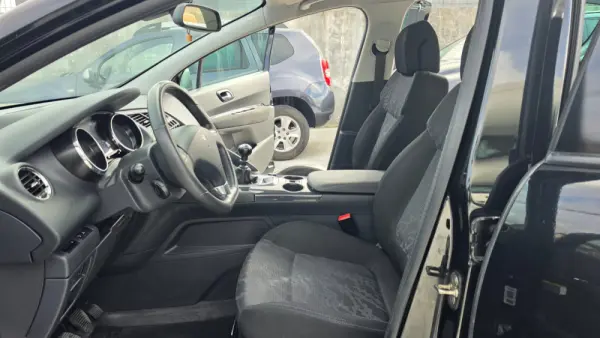 Peugeot 3008 1.6 HDi Allure 6