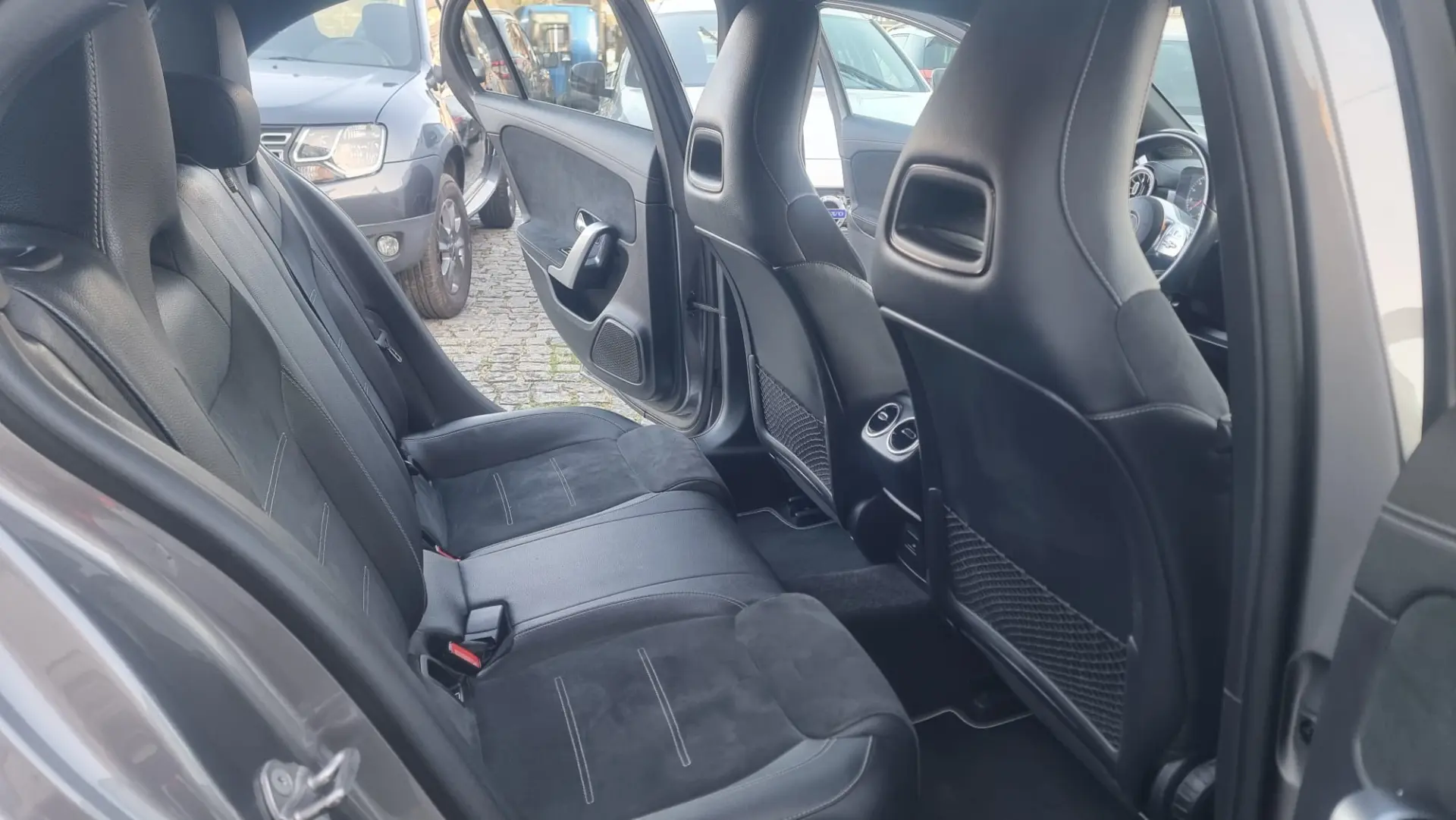 Mercedes-Benz A 180 d AMG Line Aut. 11