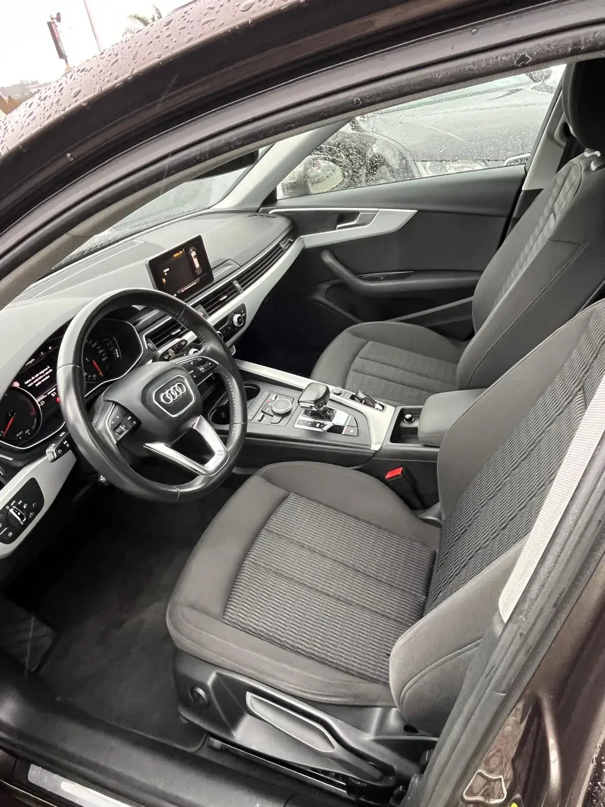 Audi A4 Avant 2.0 TDI Advance S tronic 12