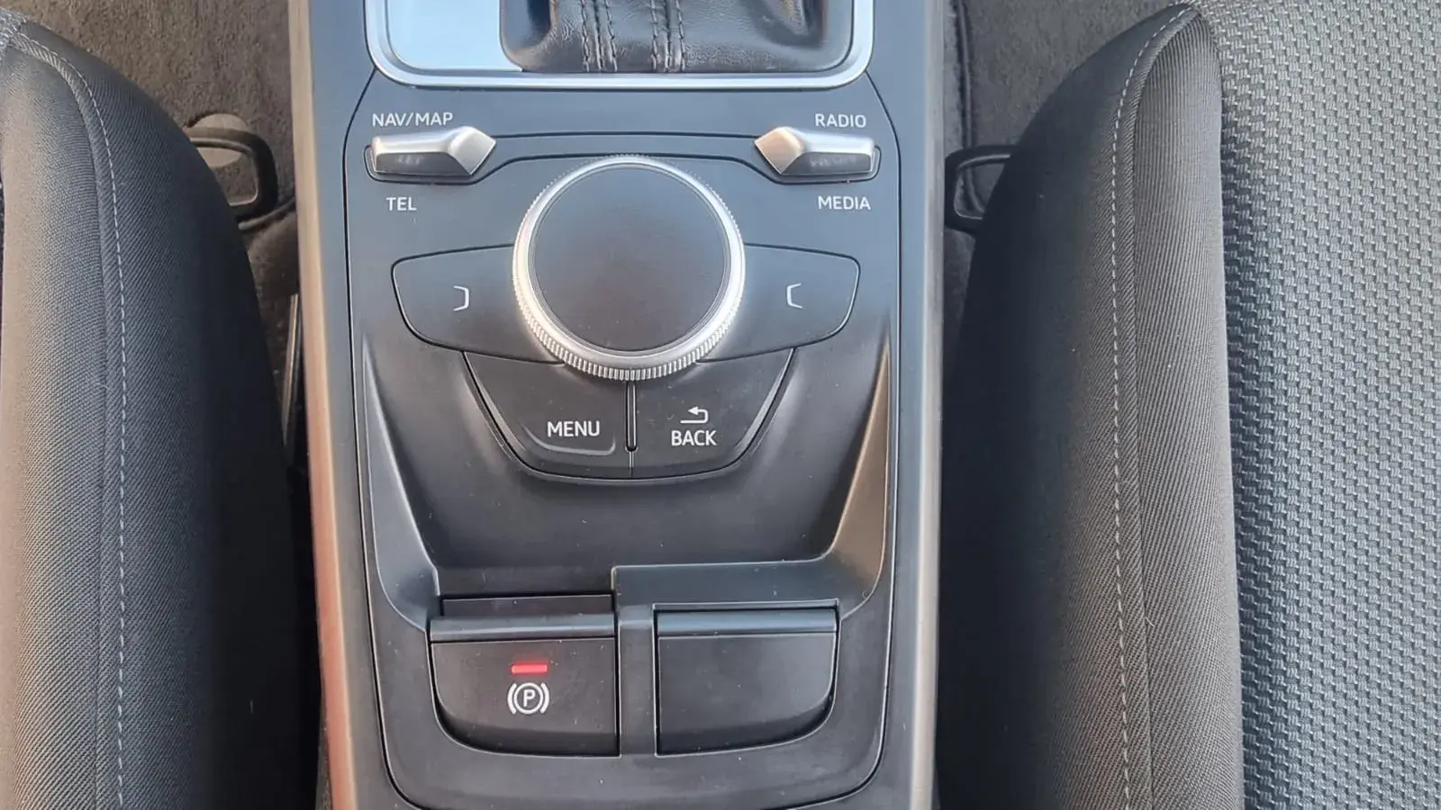 Audi Q2 1.6 TDI Design S tronic 15