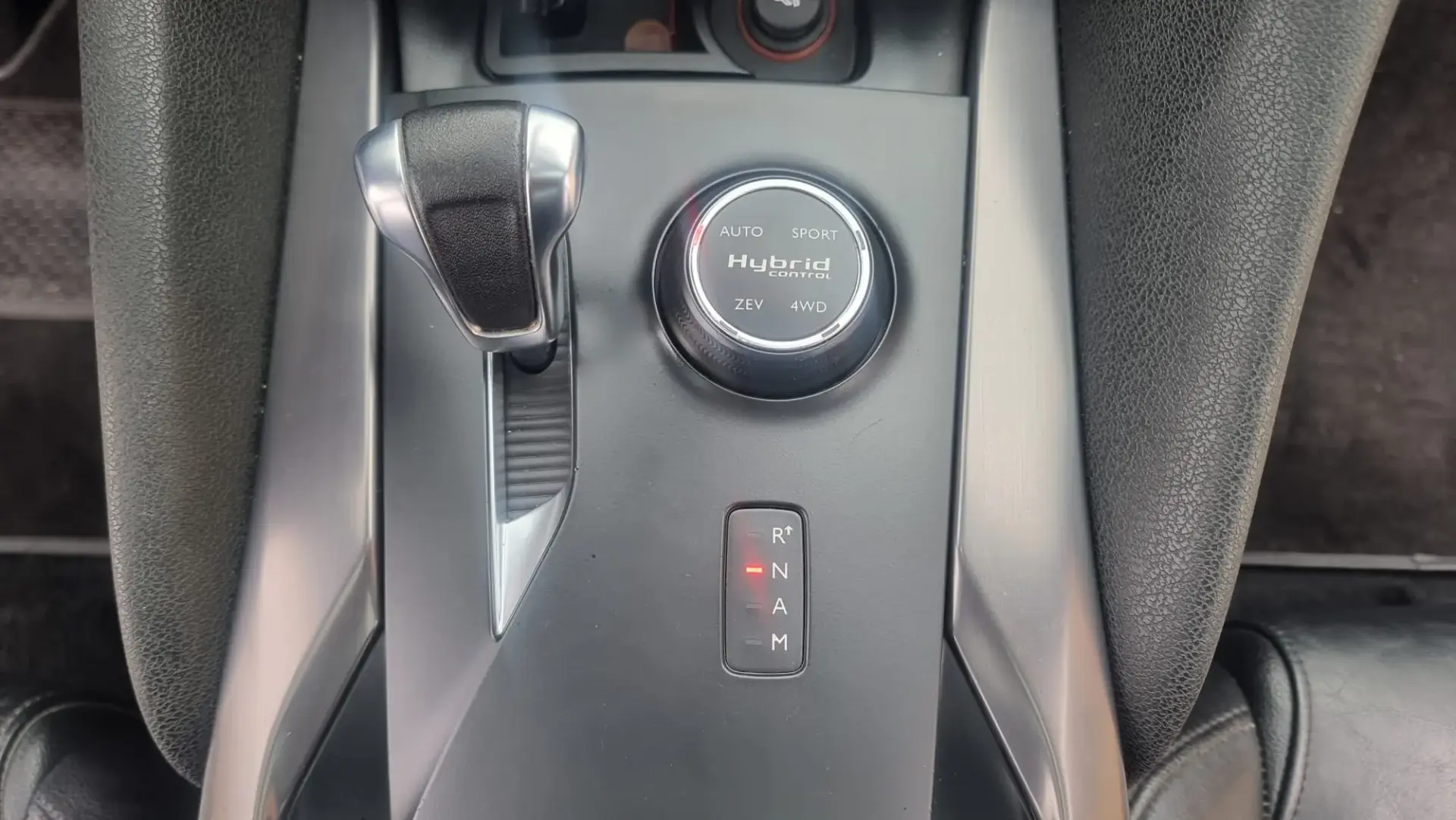 Citroën DS5 2.0 HDi Hybrid4 So Chic CMP6 17