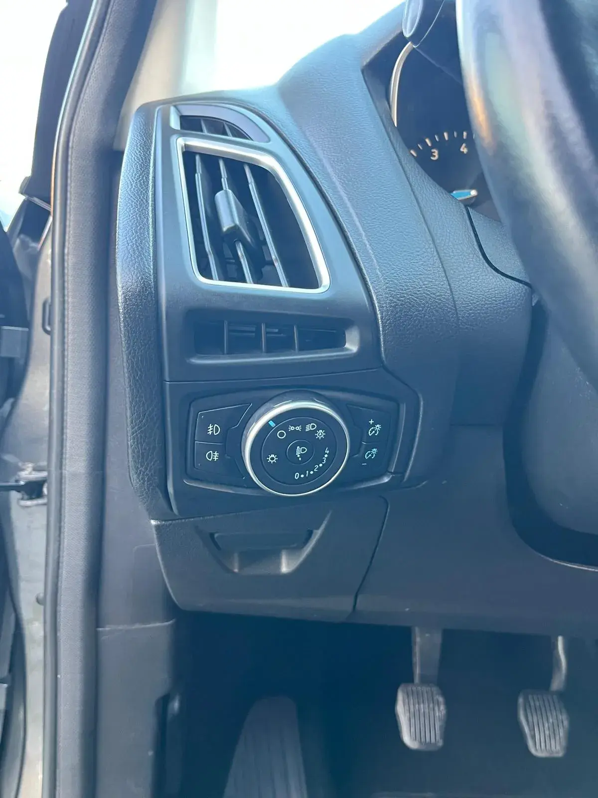 Ford Focus SW 1.0 SCTi Titanium 11