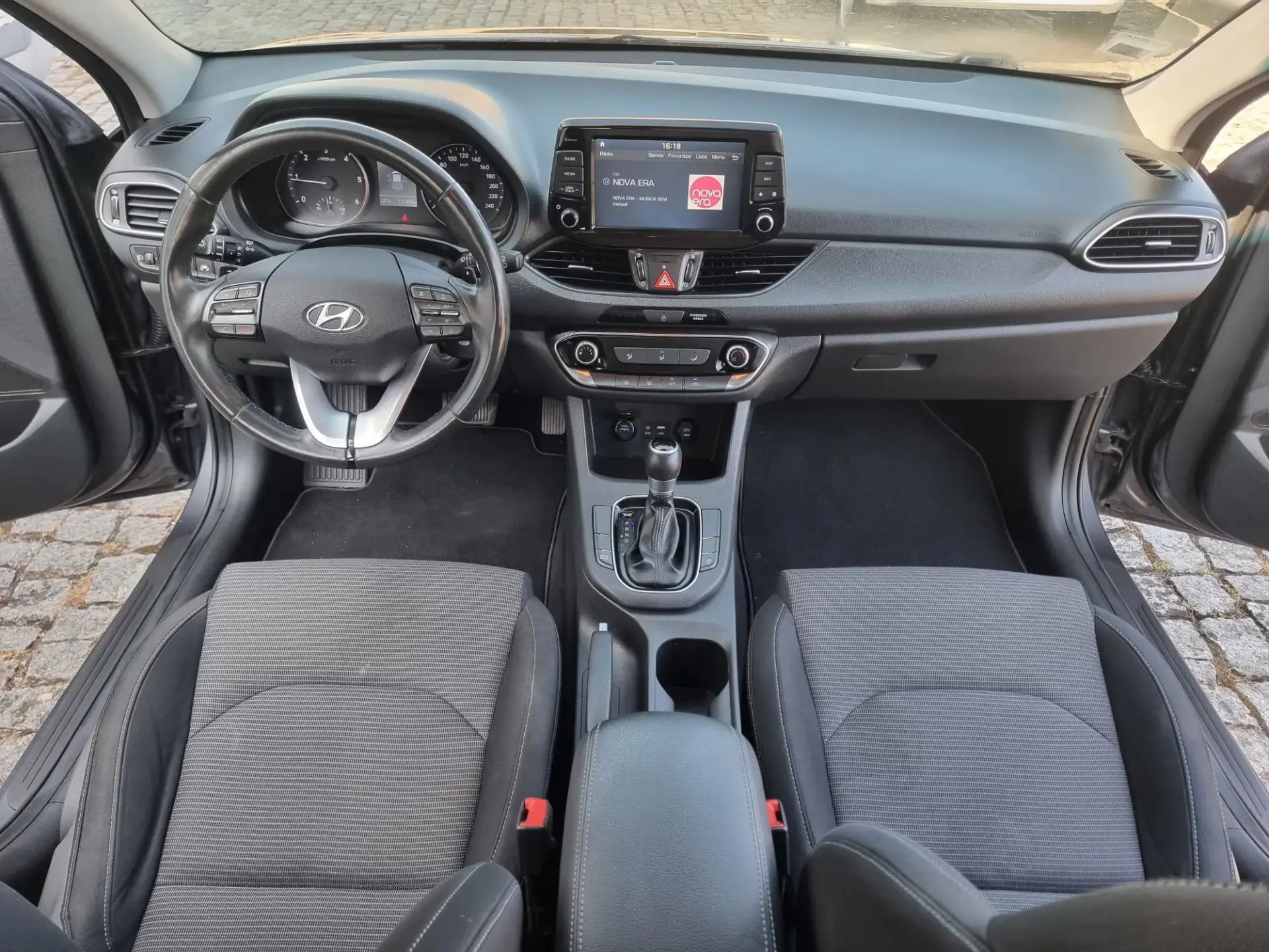 Hyundai i30 SW 1.6 CRDI Launch Edition 7