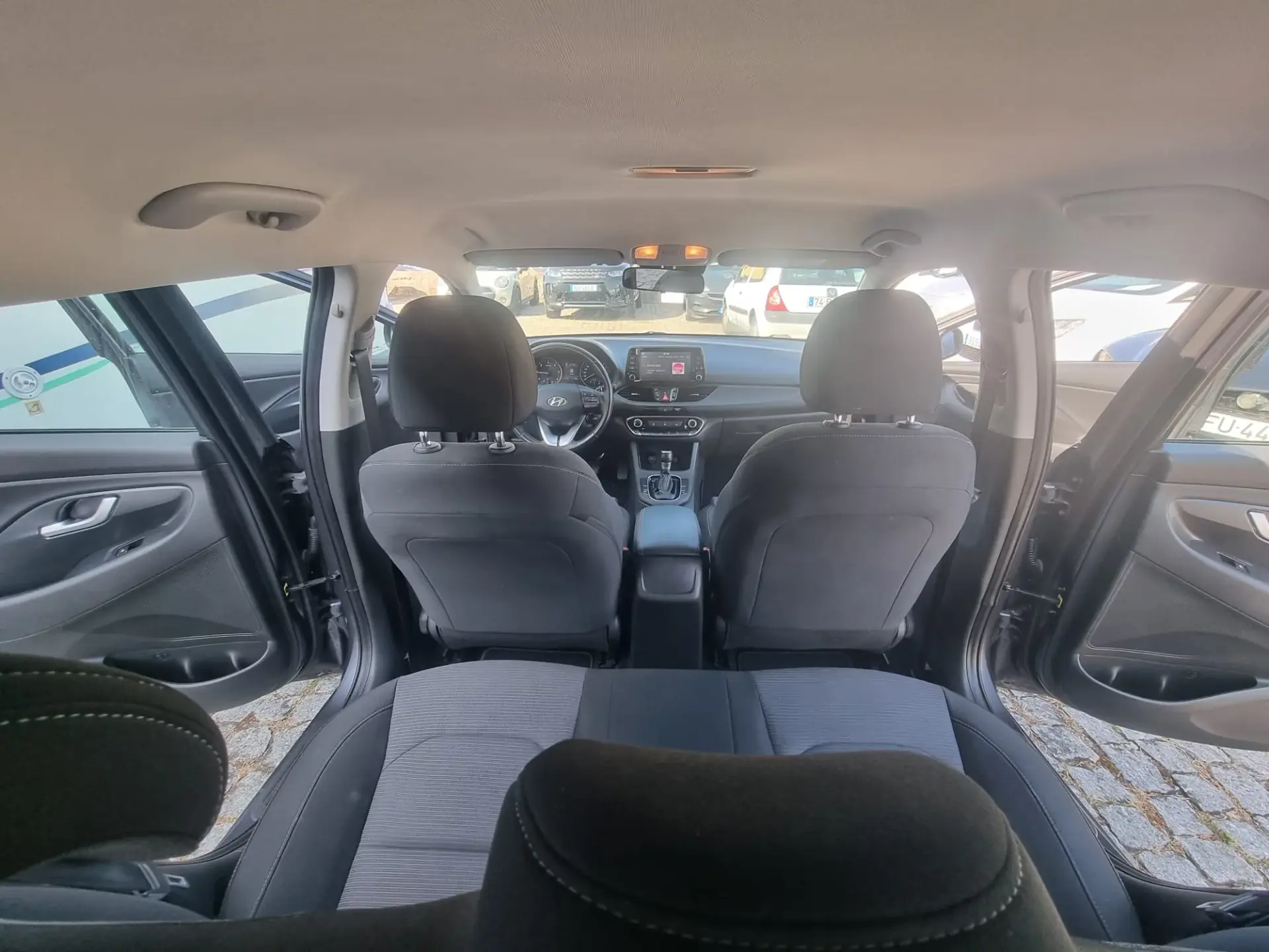 Hyundai i30 SW 1.6 CRDI Launch Edition 8